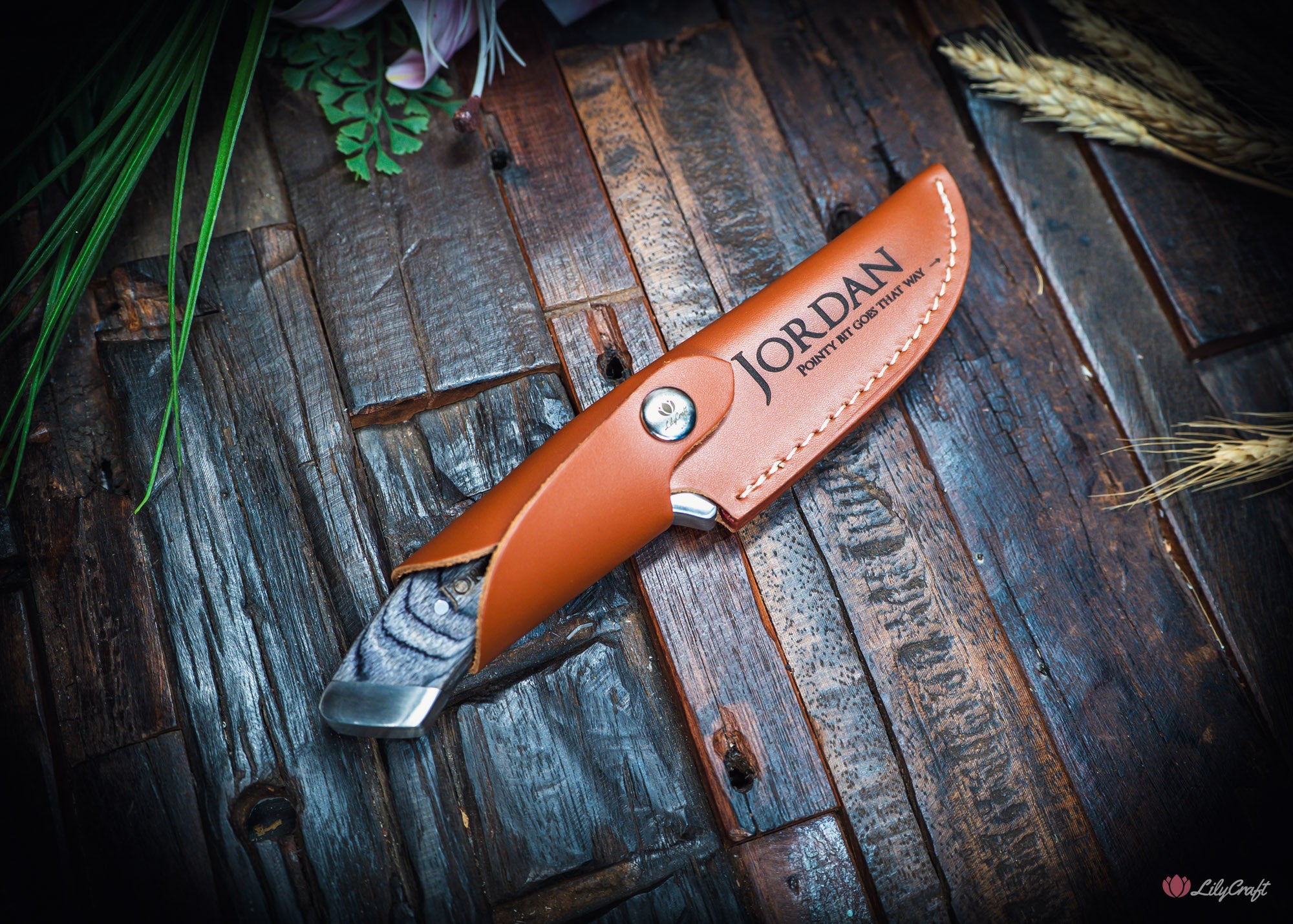 durable low maintenance hunting knife engraved handle