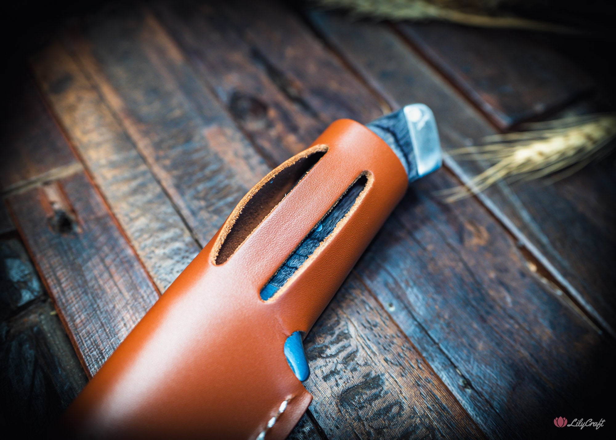 stainless steel hunting knife with composite wood handle