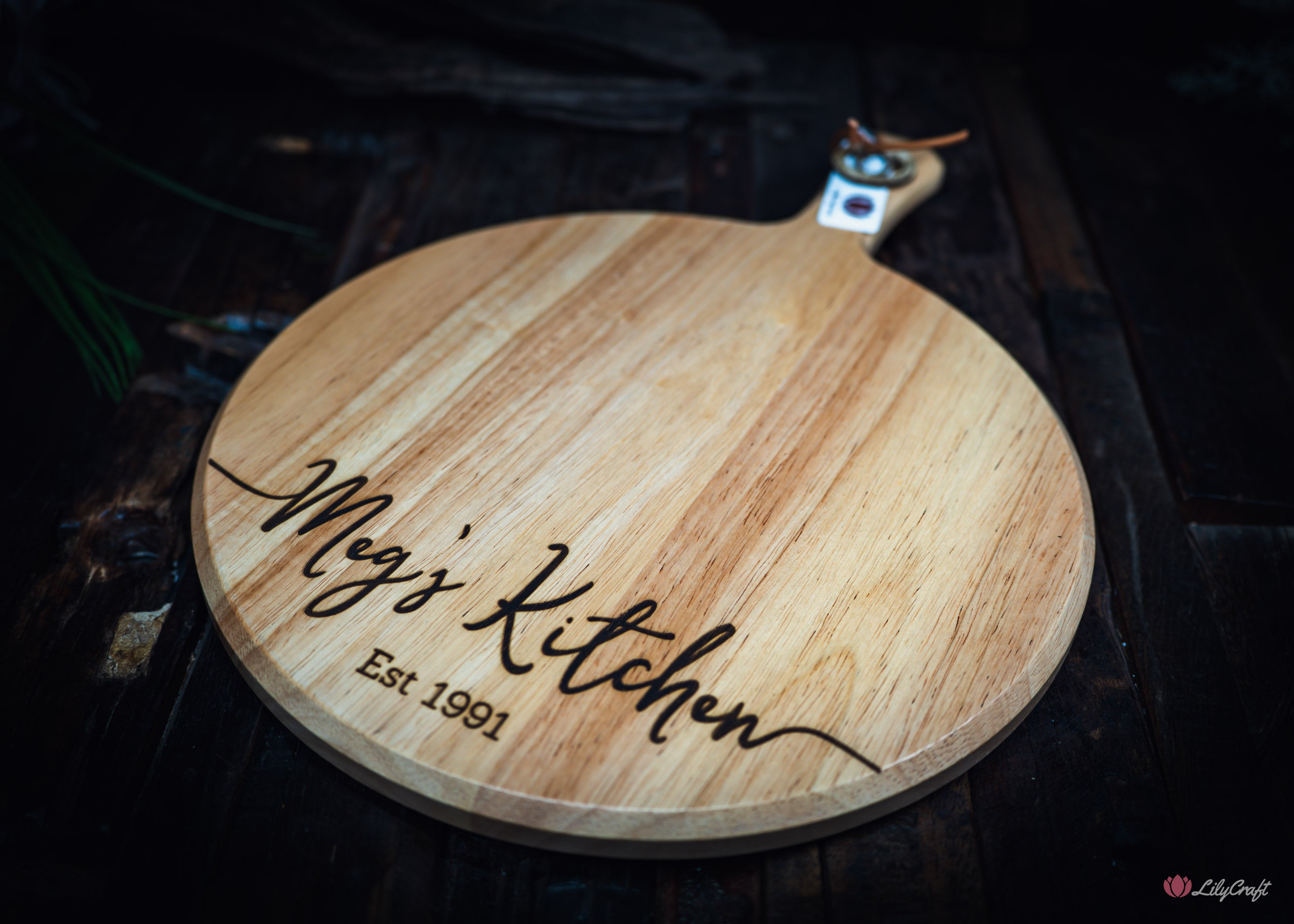 personalised mothers day gift cutting board
