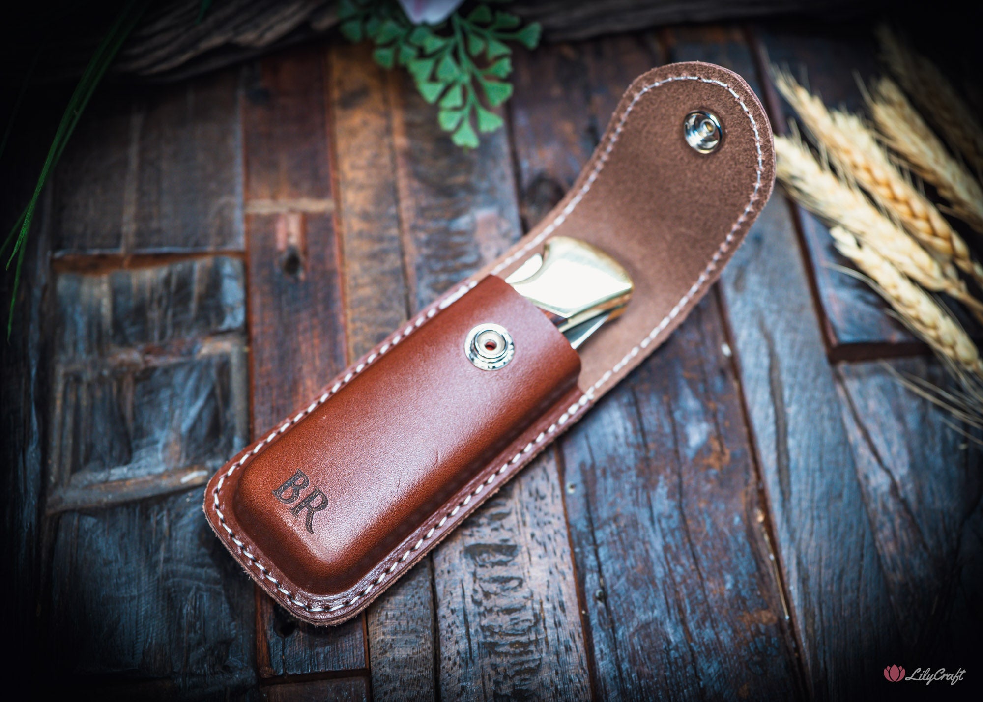 engraved hunting and camping knife with sheath
