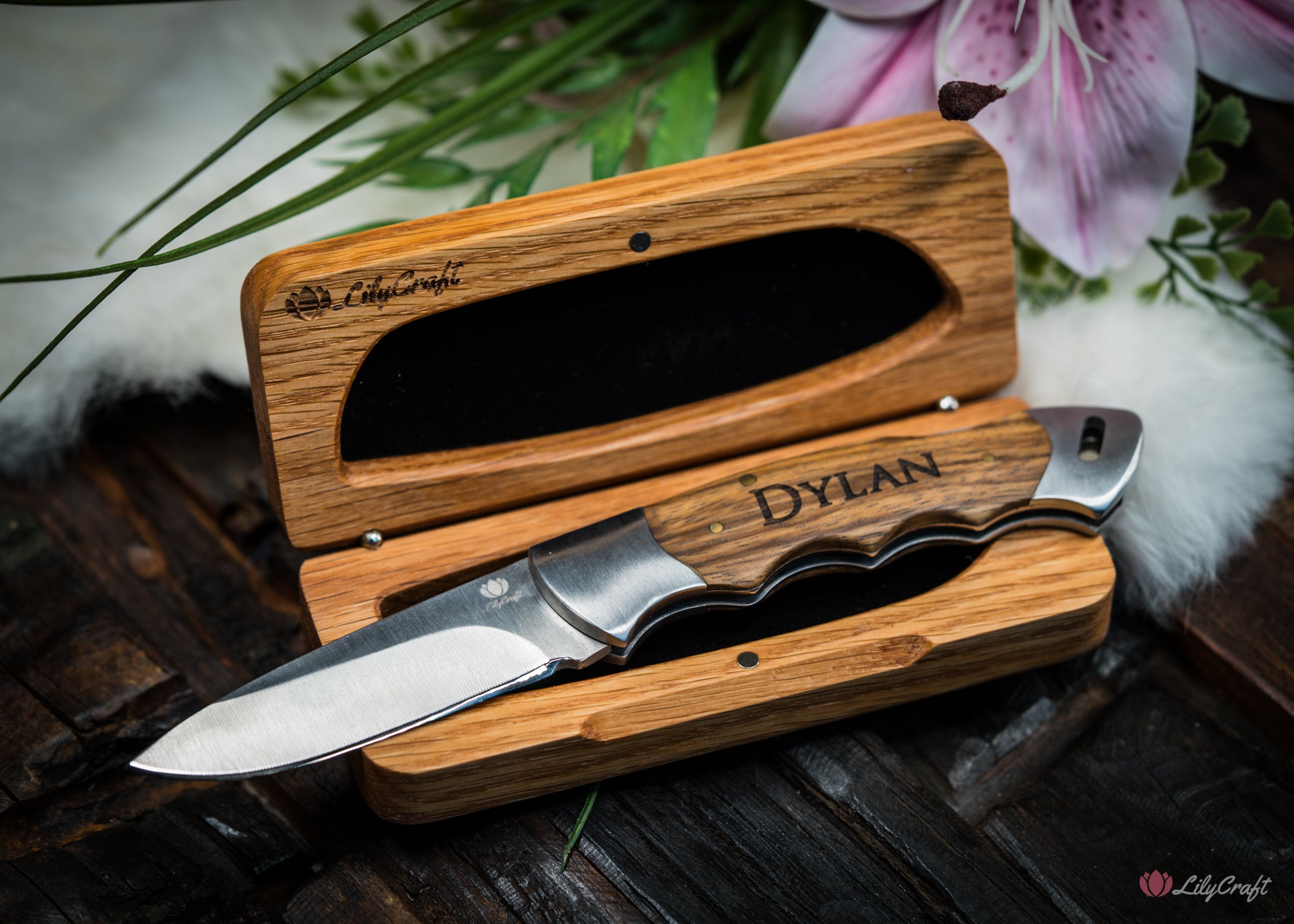 wooden handle hunting pocket knife