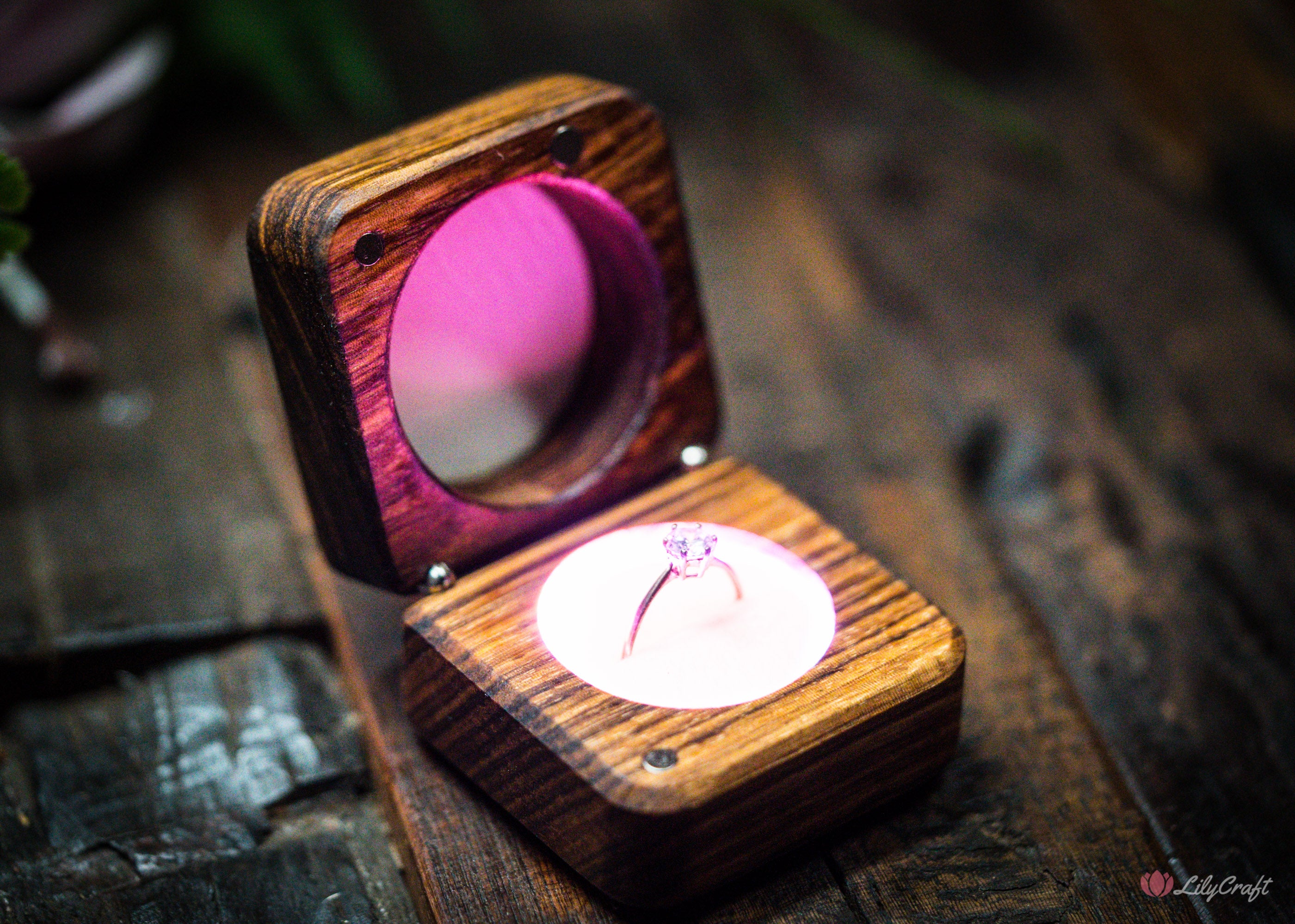 pink led ring box