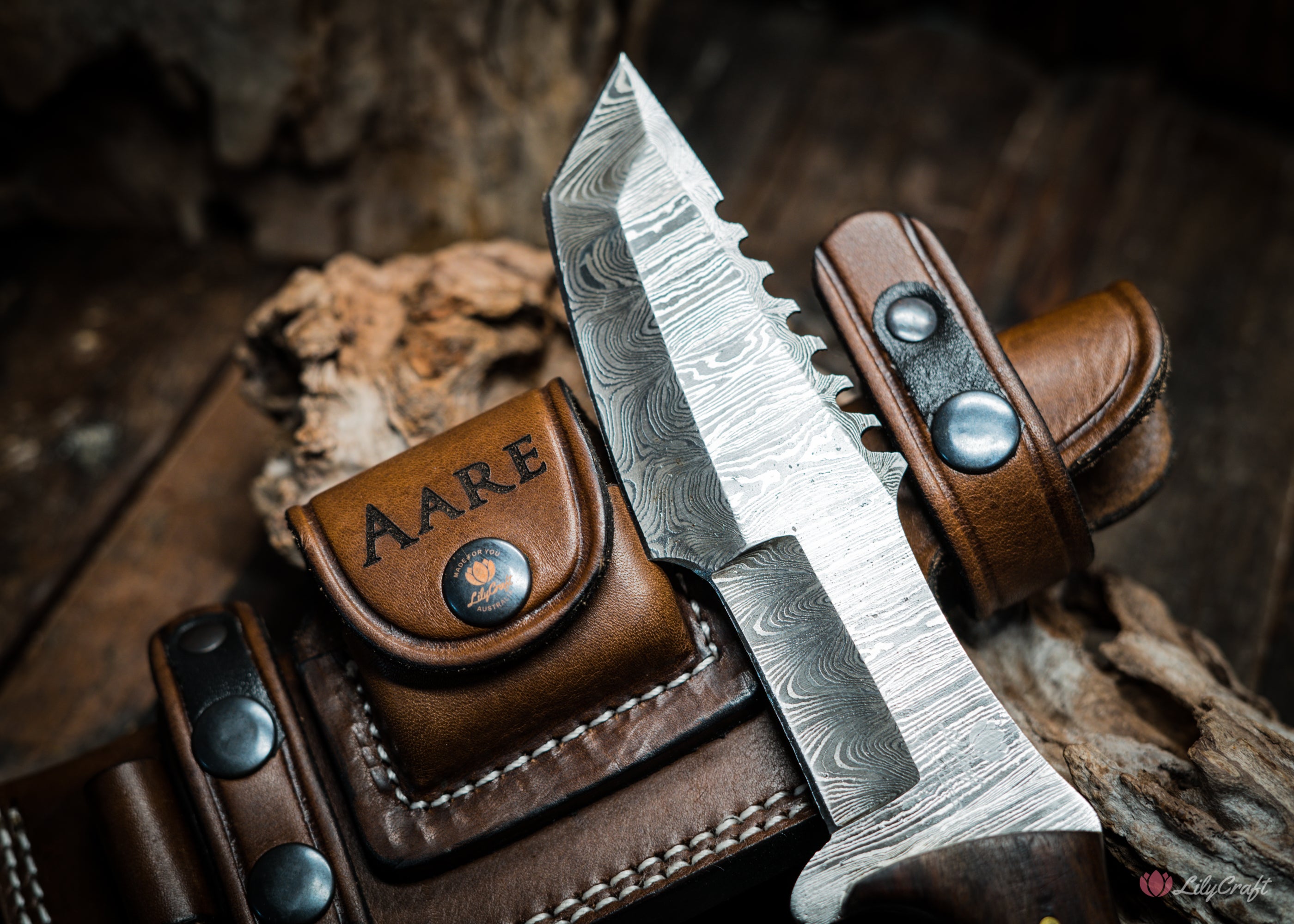 premium survival knife with damascus steel and leather sheath the castoro