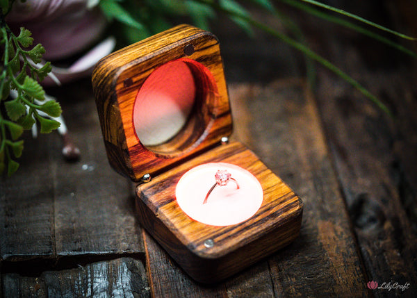 red led ring box