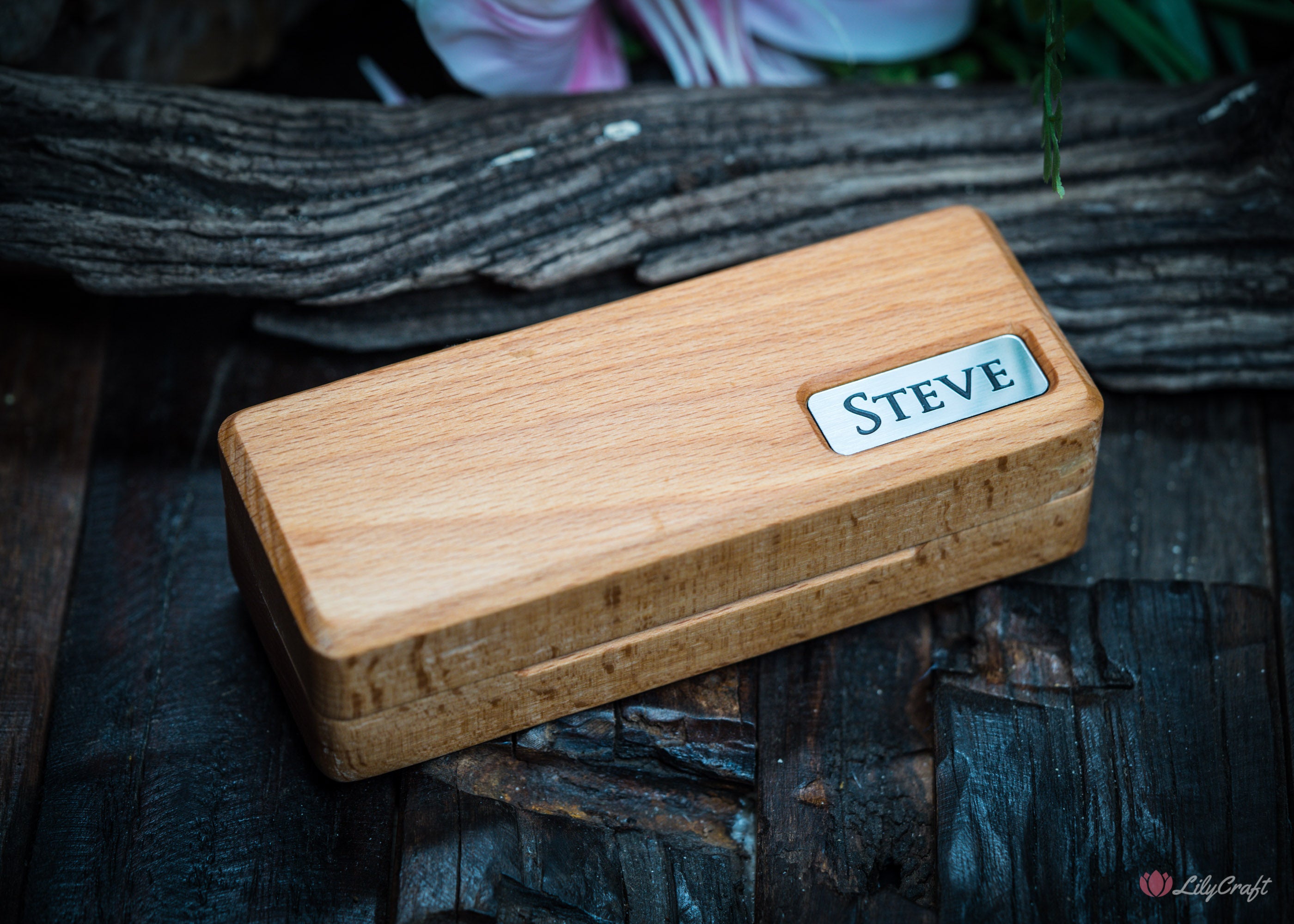 Personalised emergency knife in wooden gift box