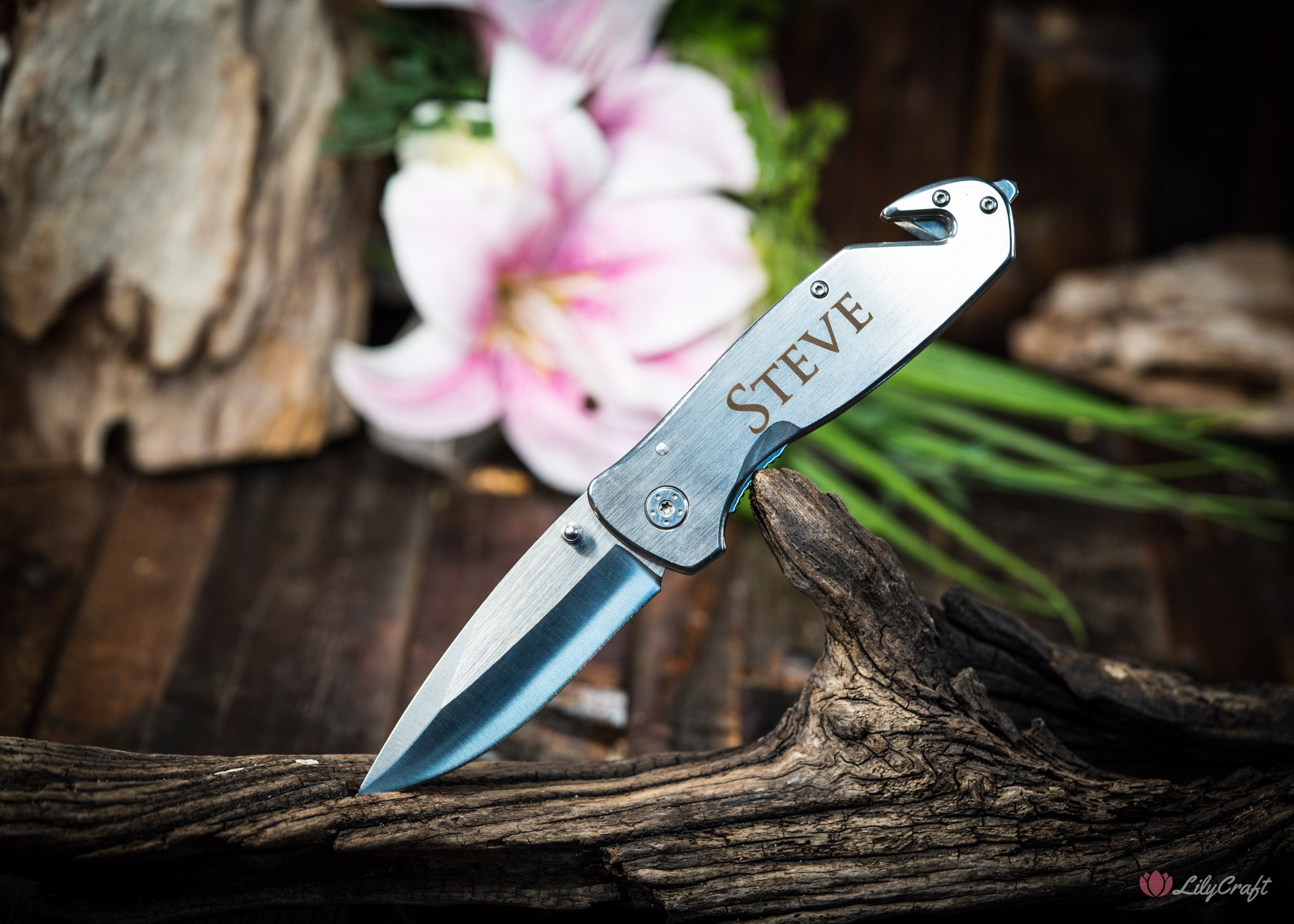 Engraved emergency knife for roadside emergencies and survival kits