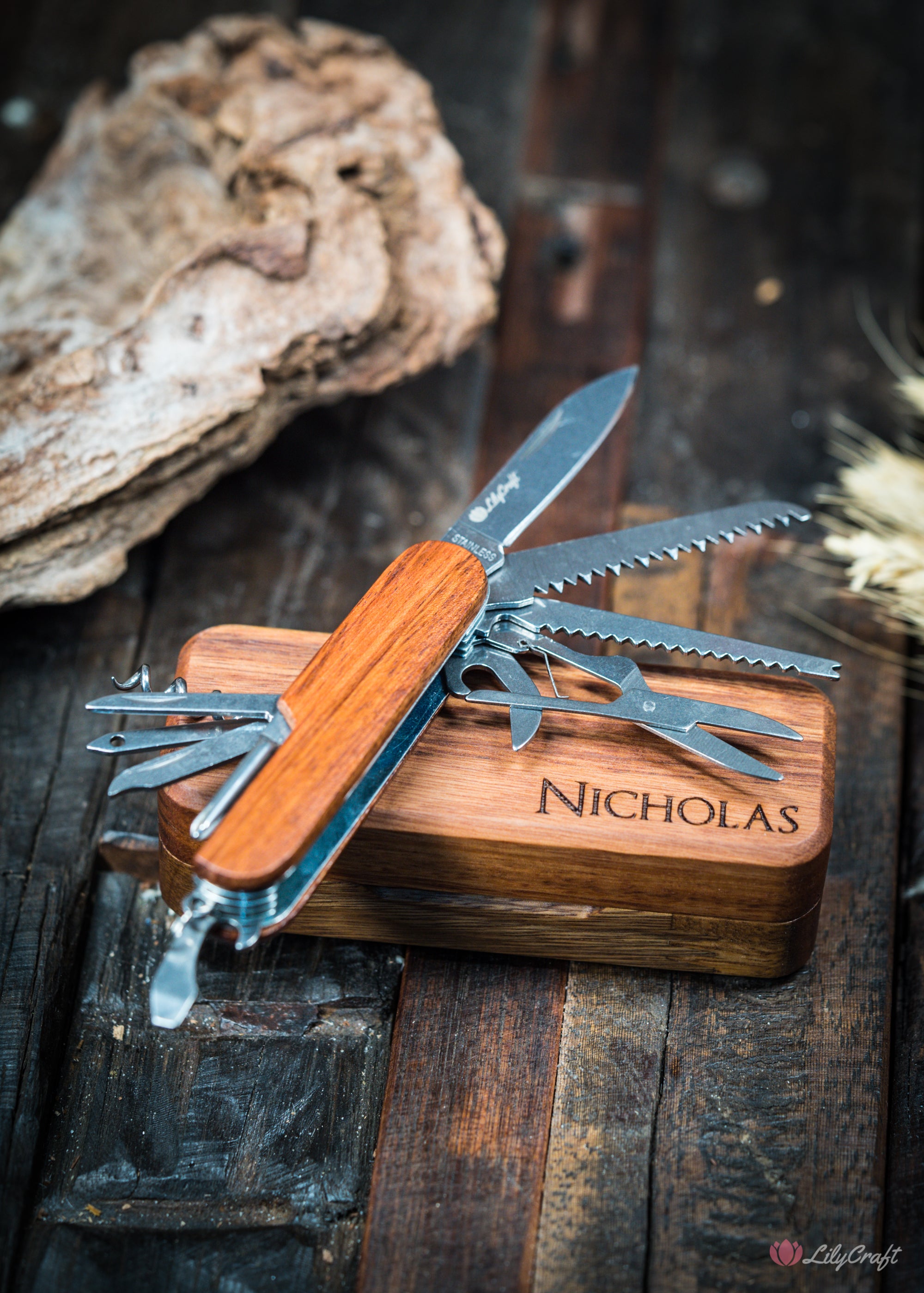 pocket knife for fishing - gifts for men