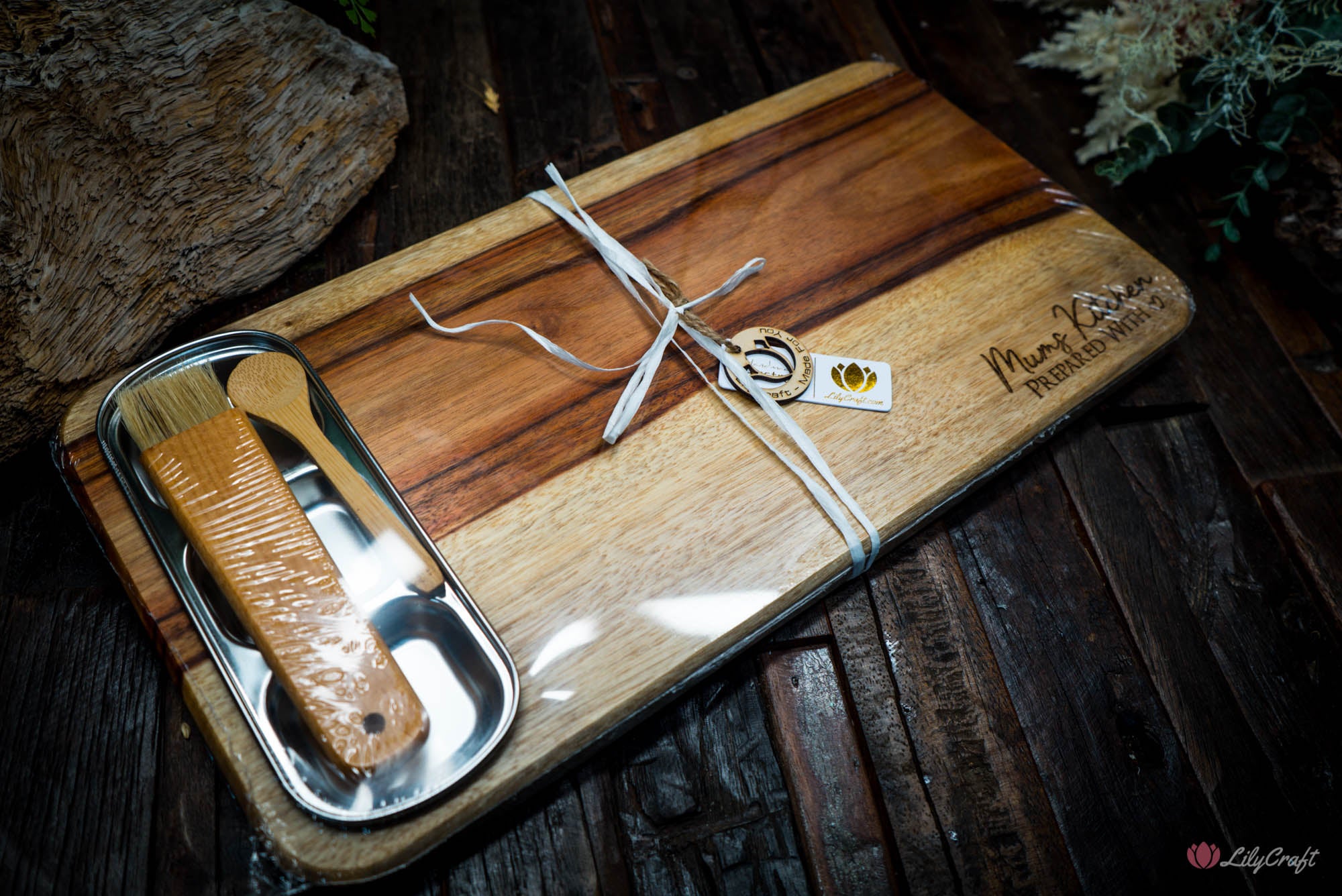 cheeseboard with compartments