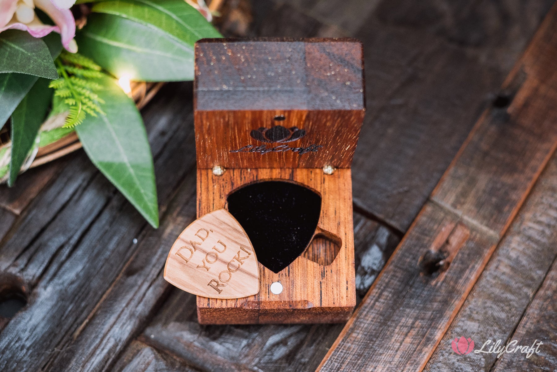 personalized guitar pick with gift case