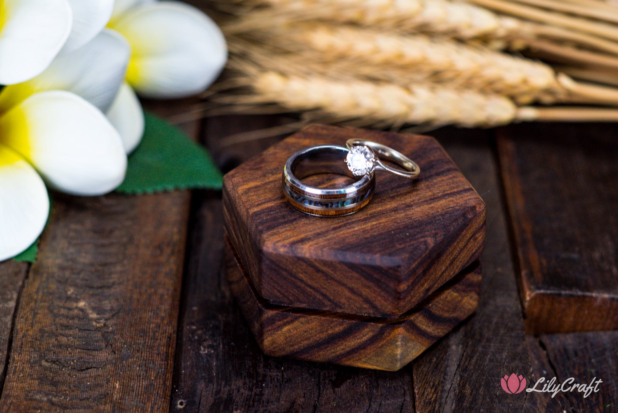 geometric wedding ring box,