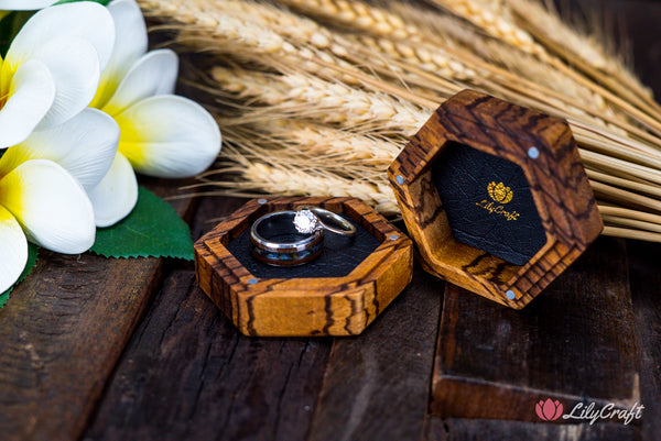 wedding photography ring box